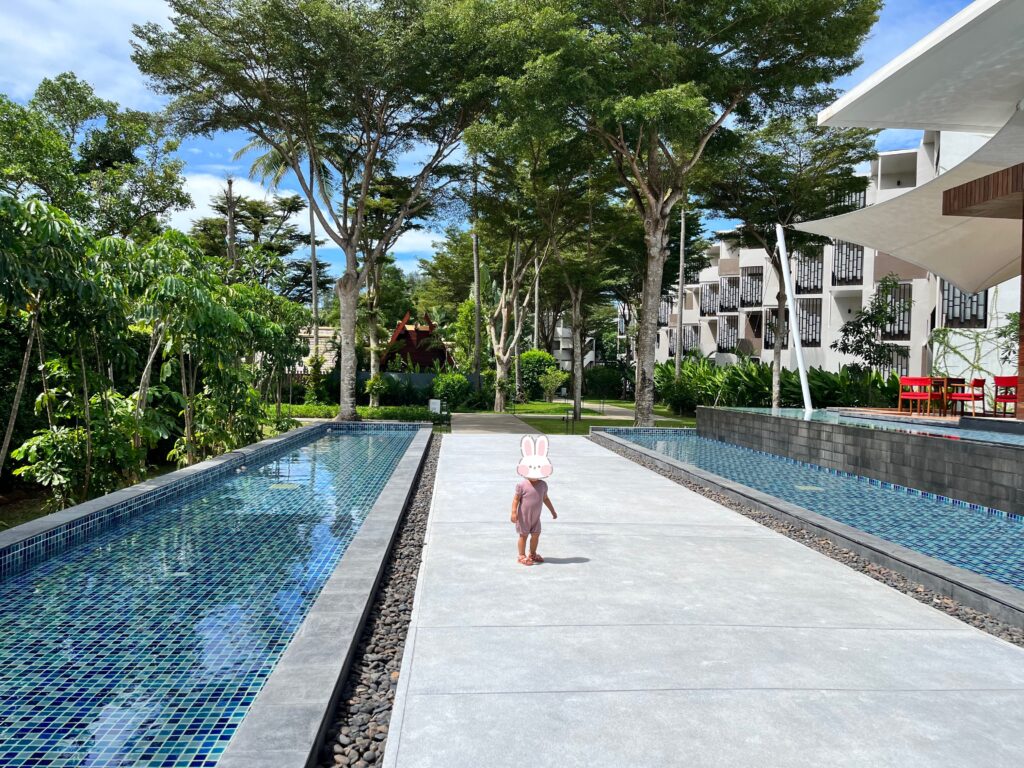 ル メリディアン プーケット マイ カオ ビーチ リゾート　Le Méridien Phuket Mai Khao Beach Resort　ロビー、ガーデン