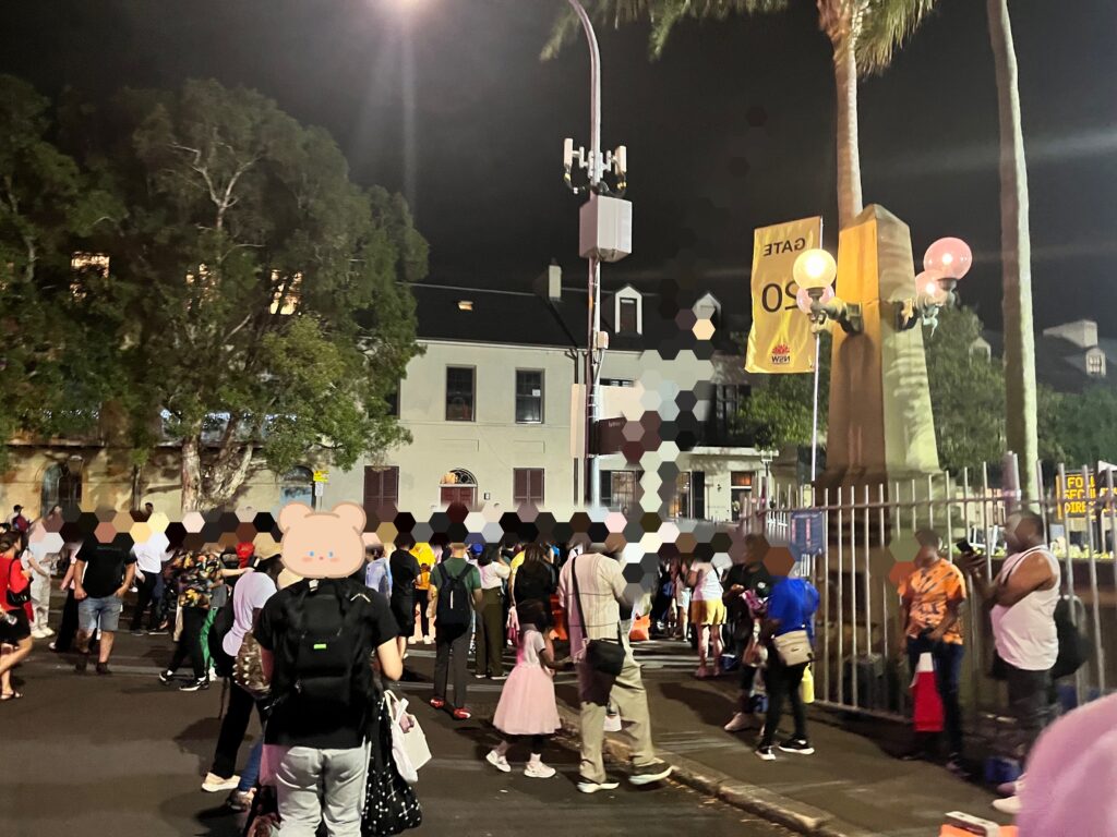 シドニーの年越しカウントダウン花火(Sydney New Year's Eve Fireworks)ファミリー花火 @オブザバトリー・ヒル・パーク(Observatory Hill Park)帰路の交通規制